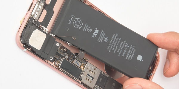 читать дальше Замена АКБ на iPhone 7: причины и особенности ремонта читать дальше Замена АКБ на iPhone 7: причины и особенности ремонта