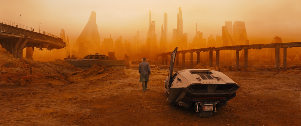 кадры из фильма Бегущий по лезвию 2049 кадры из фильма Бегущий по лезвию 2049