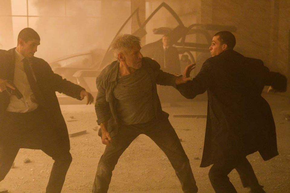 кадры из фильма Бегущий по лезвию 2049 кадры из фильма Бегущий по лезвию 2049