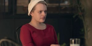 Элизабет Мосс слетела с катушек