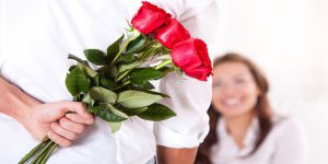 Кому по этикету дарят розы