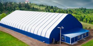 Практичность и универсальность быстровозводимых тентовых ангаров