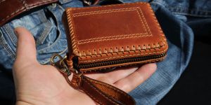 Кожаные мужские кошельки и портмоне от Sakvoyazhik