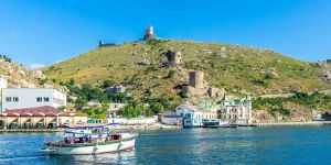 Морские прогулки в Балаклаве: путешествие к Генуэзской крепости, живописным гротам и подводному миру