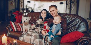 Какие новогодние фильмы посмотреть со всей семьей?