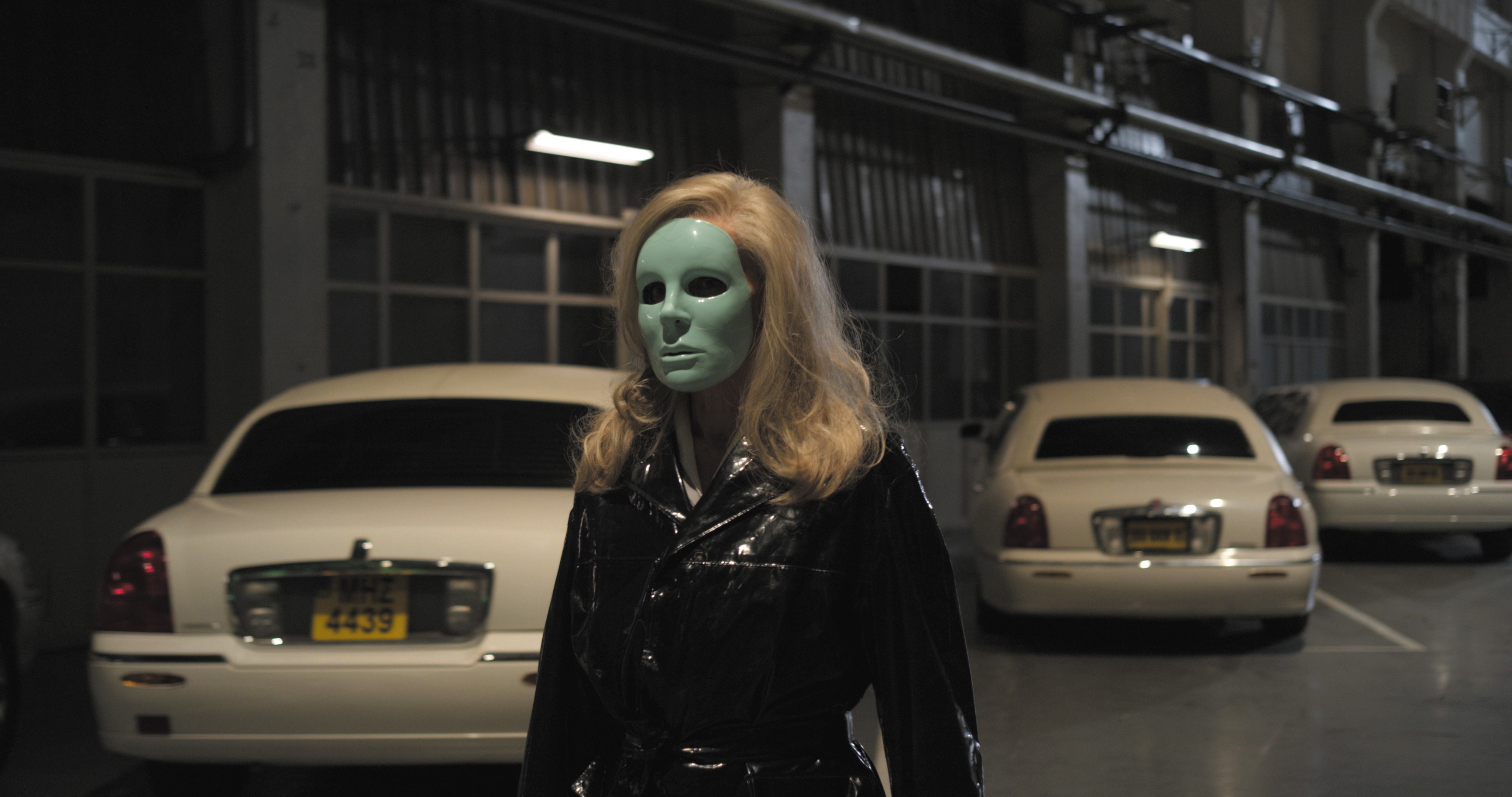 Святые моторы. Корпорация святые моторы. Holy Motors 2012. Холли Моторс фильм. Фильм про электродвигатели.