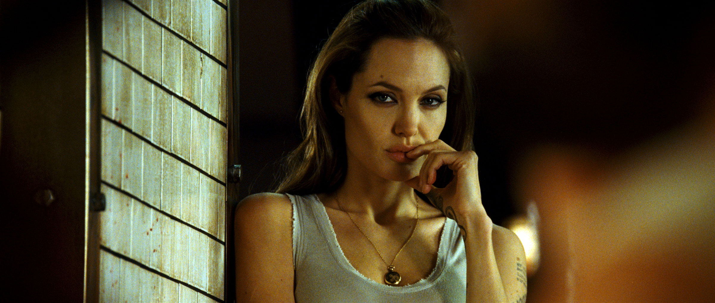 Главная роль джоли. Анджелина Джоли особо опасен.