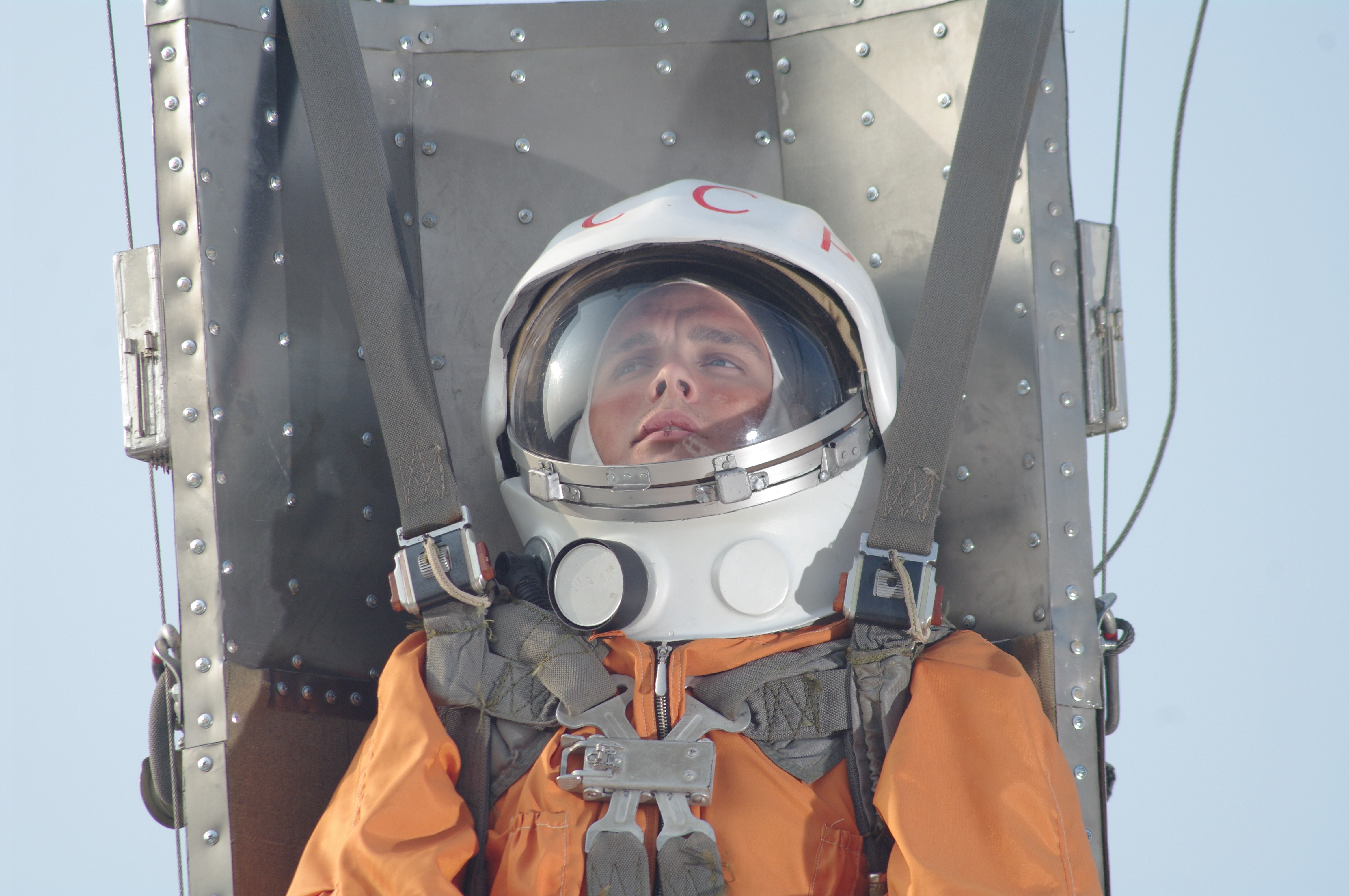 Полет первого человека. Фото Юрия Гагарина в скафандре первый полет.