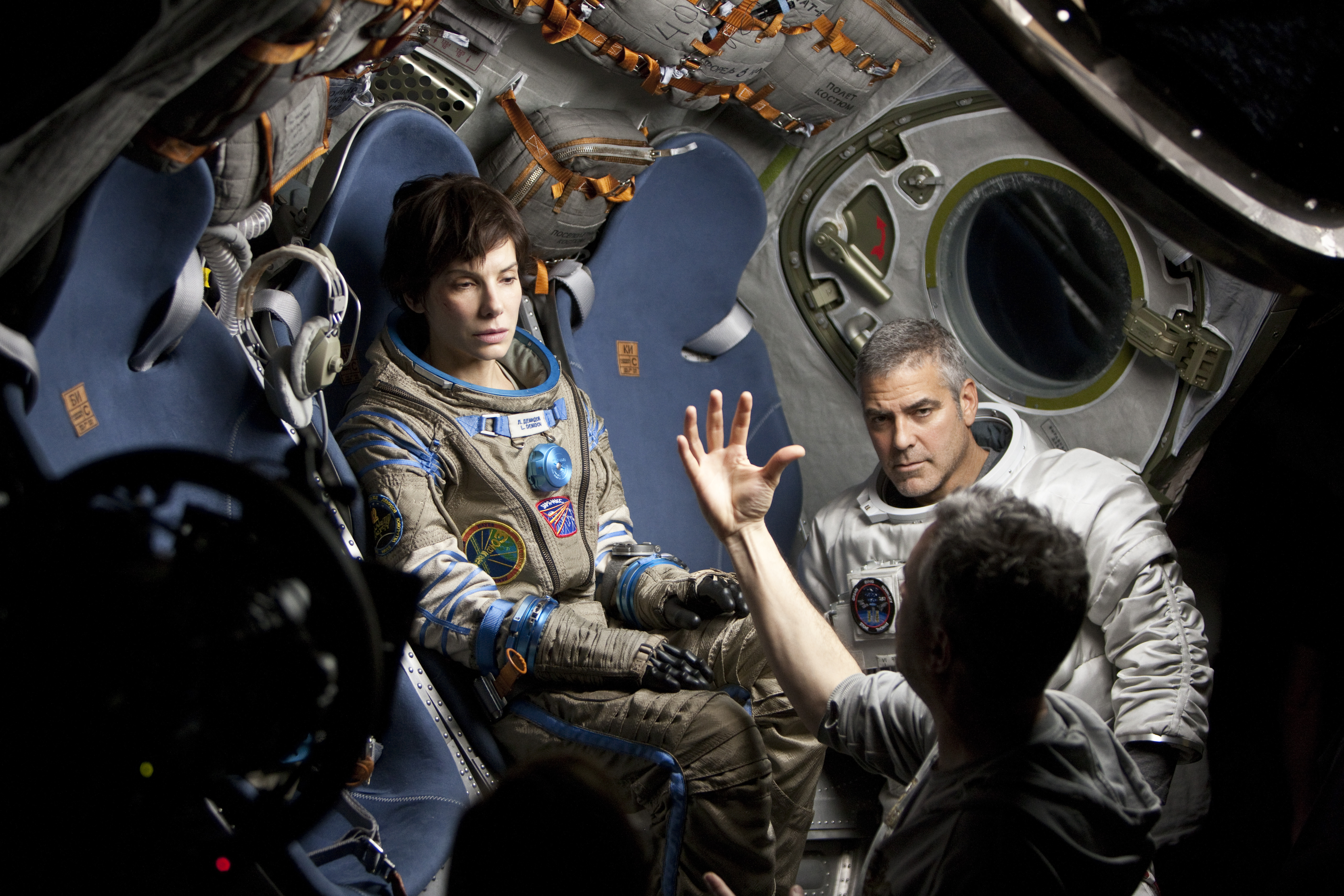 На каком космическом корабле полетел. Альфонсо Куарон Гравитация. Джордж Клуни Гравитация.