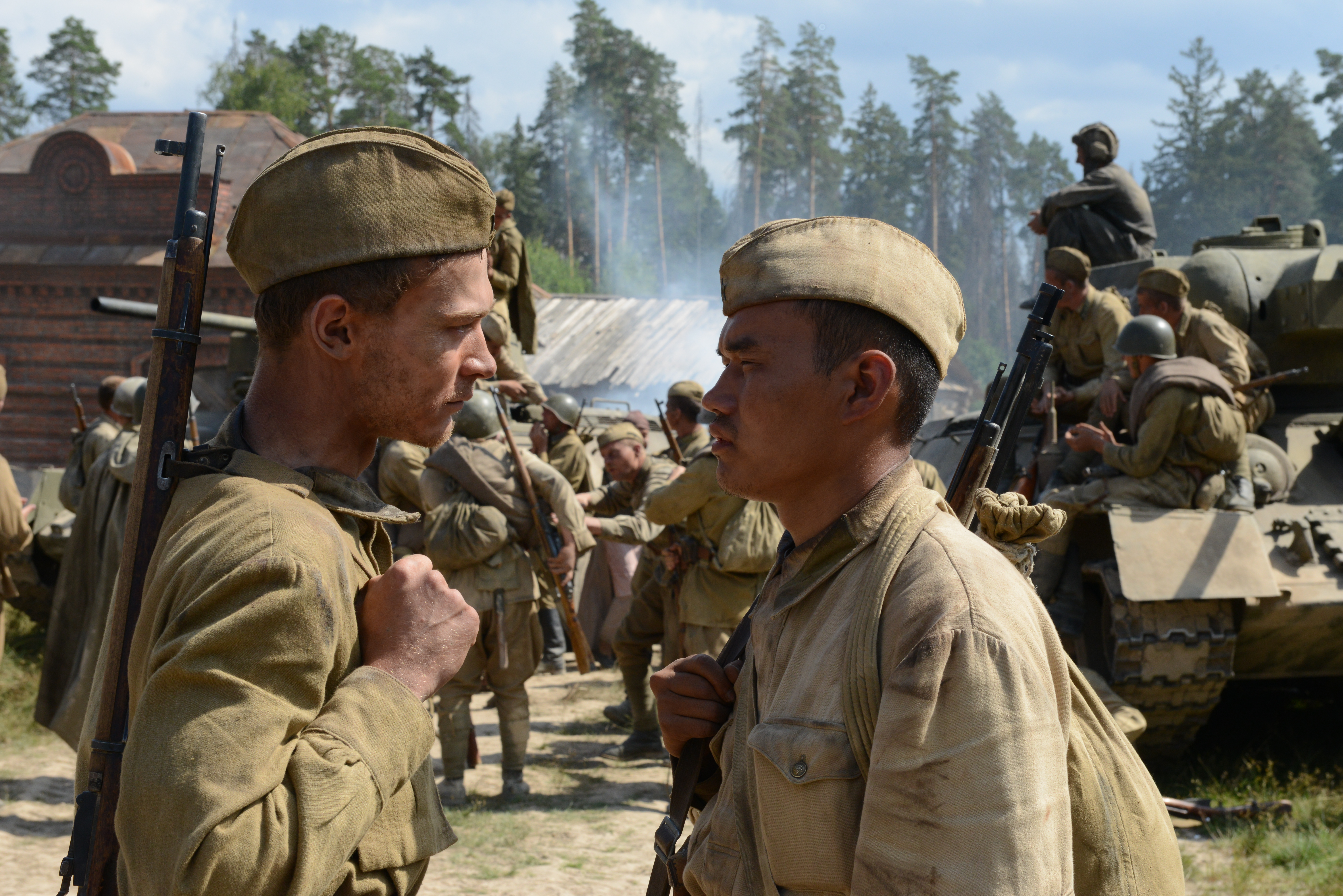 Про войну новинки. Дорога на Берлин фильм 2015. Юрий Борисов дорога на Берлин. Дорога на Берлин Карен Шахназаров. Дорога на Берлин 2005.