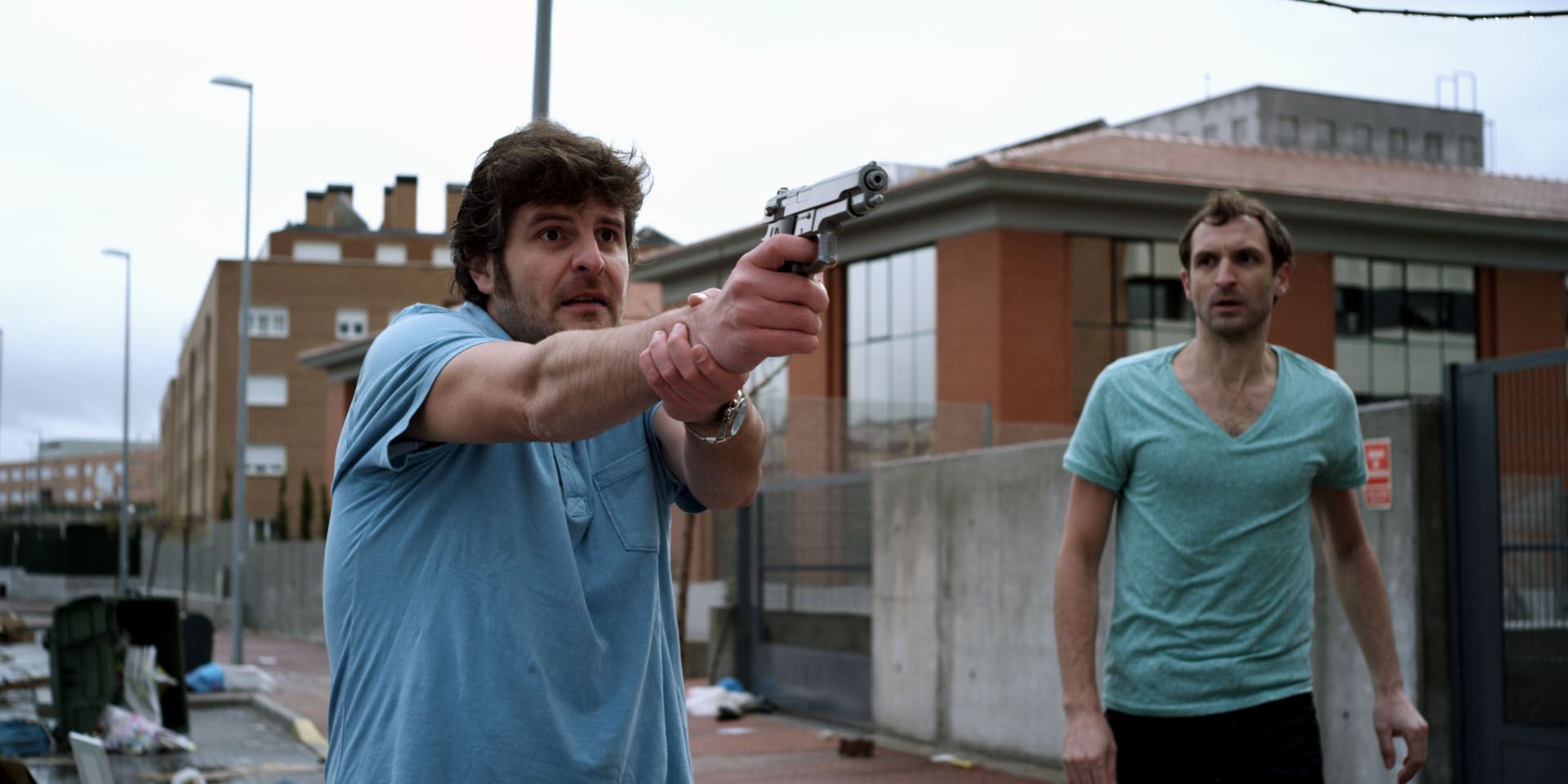 мишель хеннер изабелла. пришелец из космоса фильм 2011. комедия про пришельцев из космоса. пришелец из космоса фильм 2011. пришелец из космоса фильм 2011 постер.