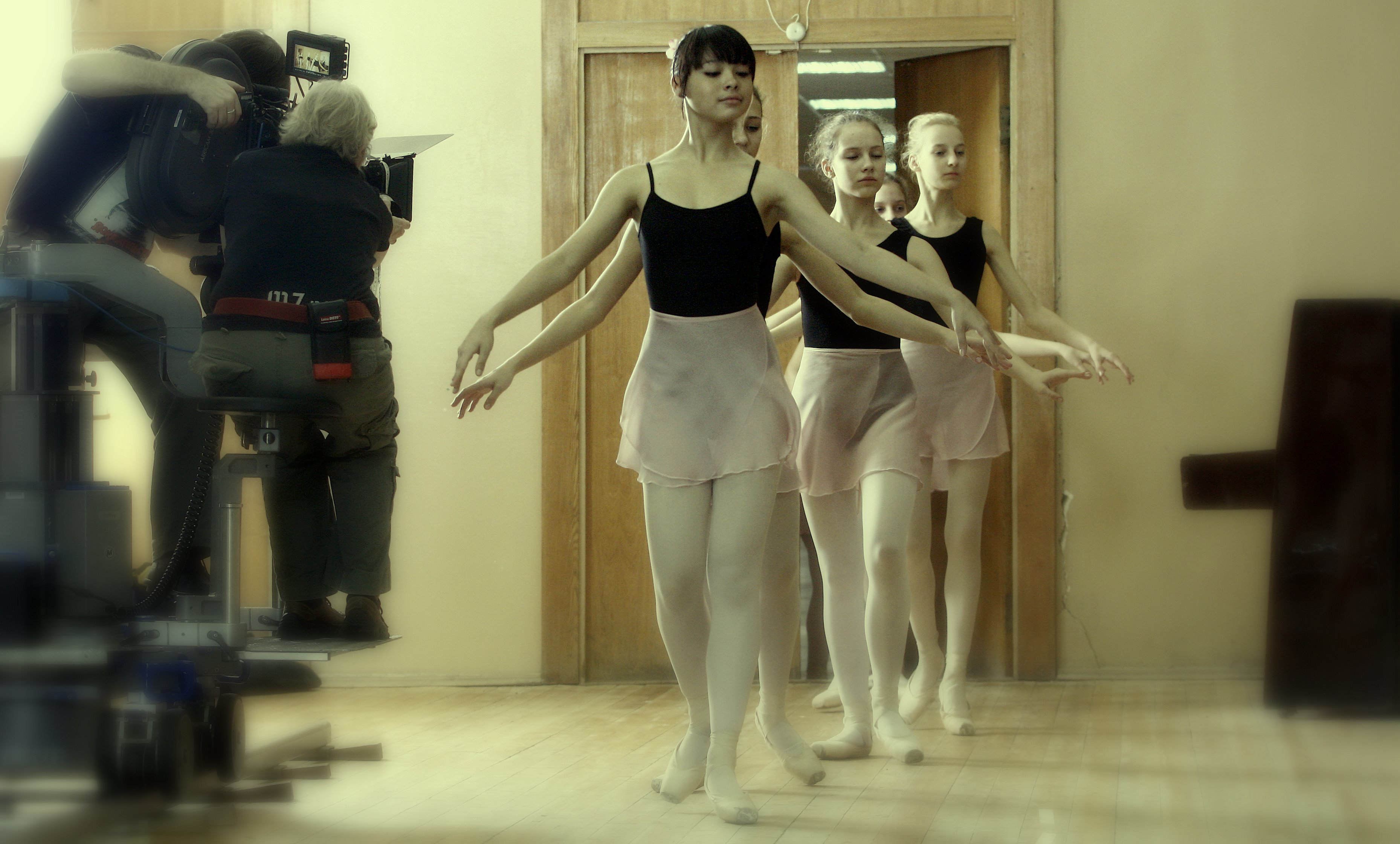 Дмитрий выскубенко в фильме мой папа барышников. Мой папа барышников кадры из фильма. Мой папа - барышников (2011). Мой папа барышников кадры. Мой папа барышников фильм 2011.