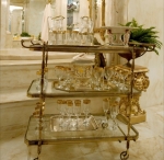 За канделябрами*, кадры из фильма