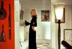 Мирей Дарк, кадры из фильма, Мирей Дарк, Высокий блондин в черном ботинке