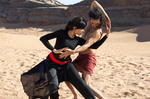 Танцующий в пустыне, кадры из фильма, Фрида Пинто, Рис Ричи