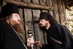 Монах и бес, кадры из фильма