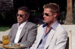 Брэд Питт, кадры из фильма, Джордж Клуни, Брэд Питт, Одиннадцать друзей Оушена